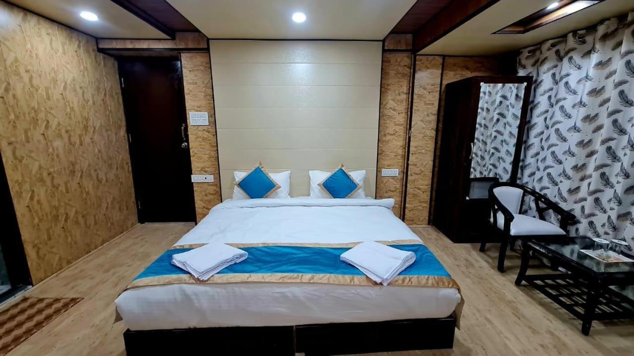 Hotel D Indian 카르길 외부 사진