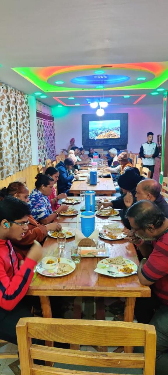 Hotel D Indian 카르길 외부 사진